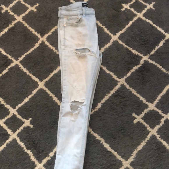 Ripped/distressed jeans - Picture 4 of 4